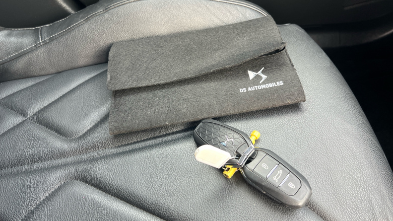 DS 3 1.2 PureTech 130 Rivoli 5dr EAT8 Petrol Hatchback